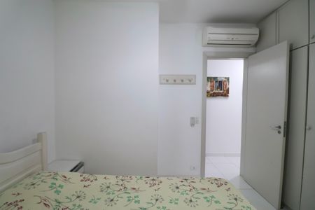 Apartamento para alugar com 151m², 3 quartos e 1 vaga Suíte