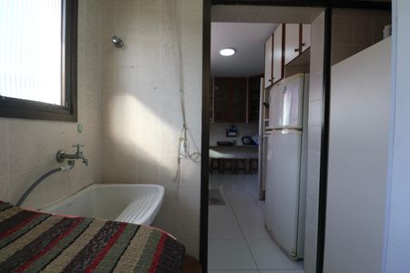 Apartamento para alugar com 151m², 3 quartos e 1 vagaÁrea de Serviço