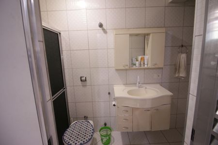 Casa à venda com 132m², 3 quartos e 2 vagasBanheiro da Suíte 