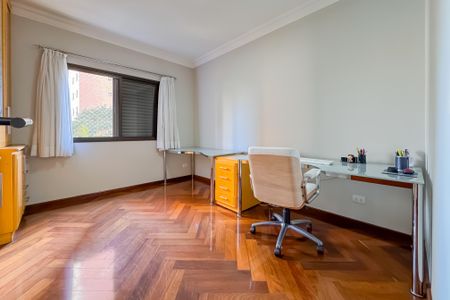 Apartamento para alugar com 205m², 4 quartos e 3 vagas Escritório