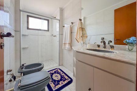 Apartamento para alugar com 205m², 4 quartos e 3 vagasBanheiro da Suíte 2