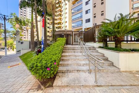 Apartamento para alugar com 205m², 4 quartos e 3 vagasEntrada