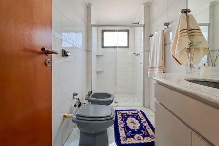 Apartamento para alugar com 205m², 4 quartos e 3 vagasBanheiro da Suíte 2