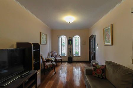 Casa à venda com 150m², 3 quartos e 2 vagasSala