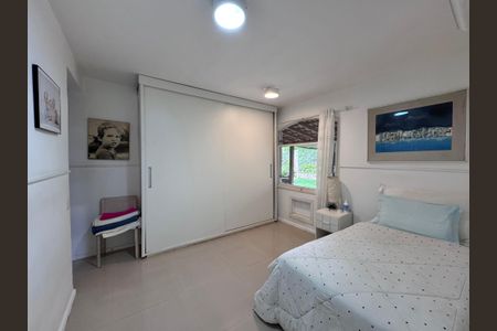 Casa de condomínio para alugar com 210m², 3 quartos e 4 vagasSuíte 1