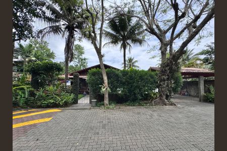 Casa de condomínio para alugar com 210m², 3 quartos e 4 vagasFachada