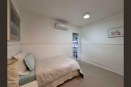 Suíte 1  de casa de condomínio para alugar com 3 quartos, 210m² em Vargem Grande, Rio de Janeiro