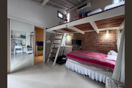 Casa de condomínio para alugar com 210m², 3 quartos e 4 vagasSuíte 3