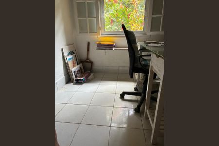 Casa de condomínio à venda com 600m², 3 quartos e 4 vagasQuarto