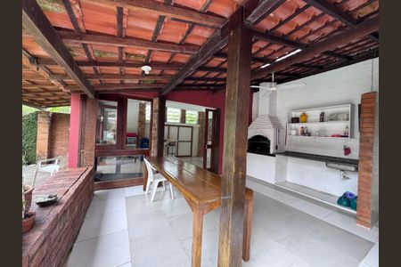 Casa de condomínio para alugar com 210m², 3 quartos e 4 vagasÁrea externa