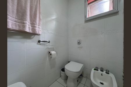 Casa de condomínio para alugar com 210m², 3 quartos e 4 vagasSuíte 1