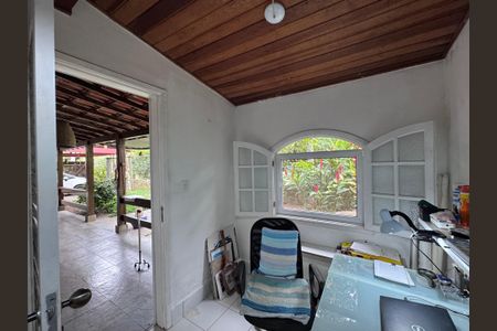 Casa de condomínio para alugar com 210m², 3 quartos e 4 vagasEscritório