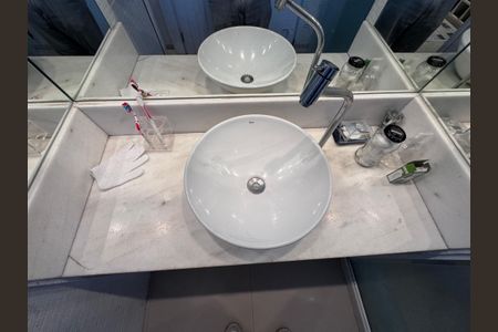 Casa de condomínio à venda com 600m², 3 quartos e 4 vagasSuíte 3 - Banheiro