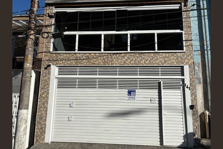 Casa à venda com 220m², 3 quartos e 2 vagasFachada e Placa