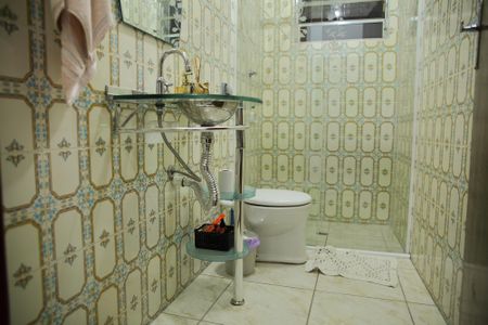 Casa à venda com 220m², 3 quartos e 2 vagasLavabo