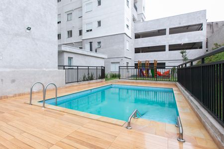 Apartamento à venda com 33m², 2 quartos e sem vaga Apartamento à venda com 33m², 2 quartos e sem vagaÁrea comum - Piscina