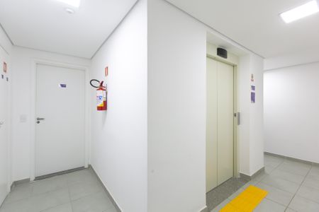 Apartamento à venda com 33m², 2 quartos e sem vaga Apartamento à venda com 33m², 2 quartos e sem vagaHall - Entrada