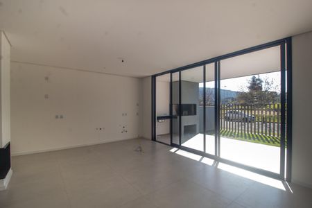 Casa à venda com 184m², 3 quartos e 2 vagas Casa à venda com 184m², 3 quartos e 2 vagasSala