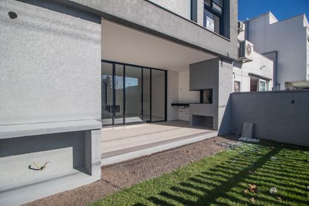 Casa à venda com 184m², 3 quartos e 2 vagas Casa à venda com 184m², 3 quartos e 2 vagasQuintal