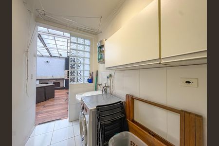 Casa à venda com 207m², 3 quartos e 4 vagasÁrea de Serviço