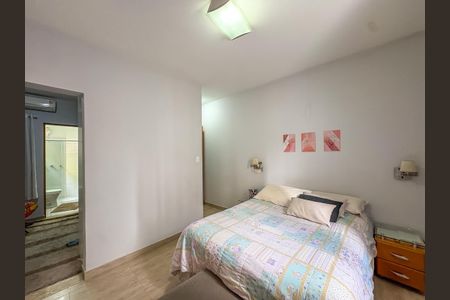 Casa à venda com 207m², 3 quartos e 4 vagasSuíte 3