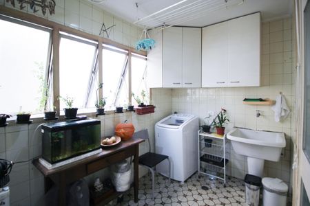 Apartamento à venda com 130m², 3 quartos e 1 vagaÁrea de Serviço