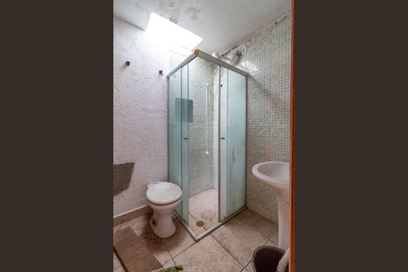 Banheiro de kitnet/studio para alugar com 1 quarto, 30m² em Vila Romana, São Paulo