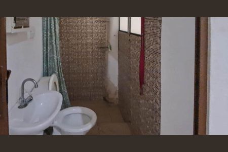 Banheiro  de kitnet/studio para alugar com 1 quarto, 32m² em Vila Romana, São Paulo