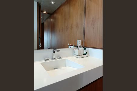 Apartamento à venda com 109m², 2 quartos e 2 vagasBanheiro da Suíte 2