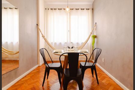 Sala  de apartamento para alugar com 3 quartos, 90m² em Copacabana, Rio de Janeiro