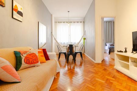 Sala  de apartamento para alugar com 3 quartos, 90m² em Copacabana, Rio de Janeiro