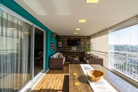 Apartamento à venda com 146m², 2 quartos e 2 vagasVaranda