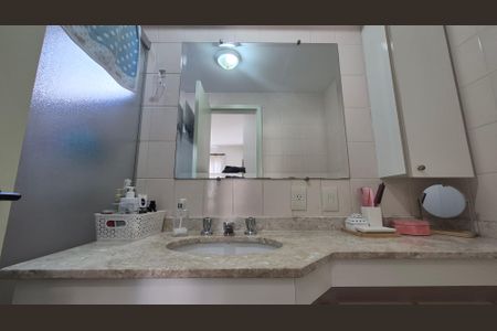 Apartamento à venda com 80m², 2 quartos e 1 vagaBanheiro da suíte
