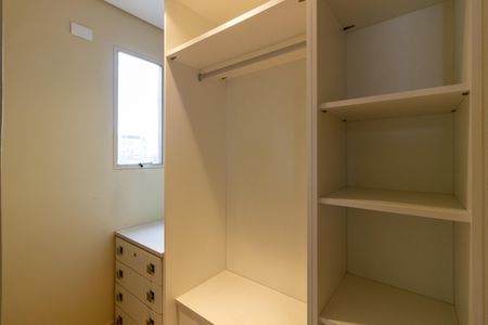 Apartamento à venda com 98m², 2 quartos e 1 vaga Apartamento à venda com 98m², 2 quartos e 1 vagaCloset da Suíte