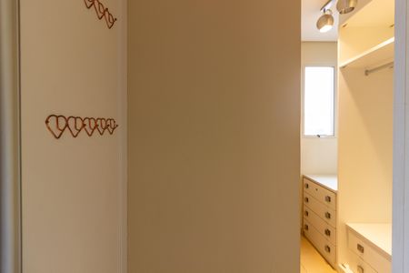 Apartamento à venda com 98m², 2 quartos e 1 vaga Apartamento à venda com 98m², 2 quartos e 1 vagaCloset da Suíte