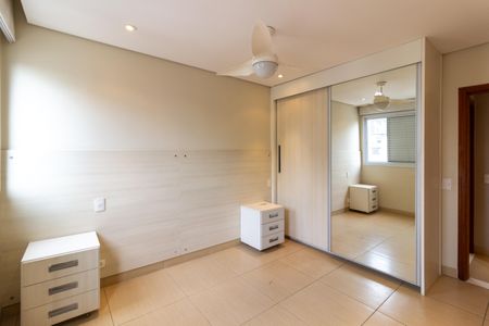 Apartamento à venda com 98m², 2 quartos e 1 vaga Apartamento à venda com 98m², 2 quartos e 1 vagaQuarto