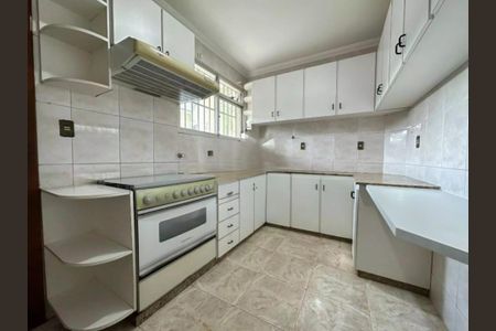 Casa à venda com 178m², 4 quartos e 3 vagas Casa à venda com 178m², 4 quartos e 3 vagasCozinha