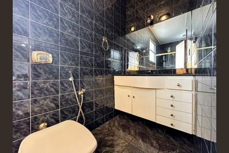 Casa à venda com 178m², 4 quartos e 3 vagas Casa à venda com 178m², 4 quartos e 3 vagasBanheiro da Suíte