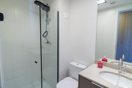 Banheiro de kitnet/studio para alugar com 1 quarto, 25m² em Vila Clementino, São Paulo