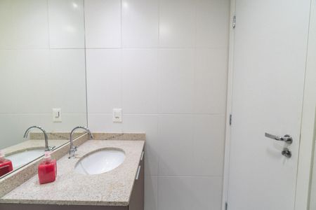 Banheiro de kitnet/studio para alugar com 1 quarto, 25m² em Vila Clementino, São Paulo