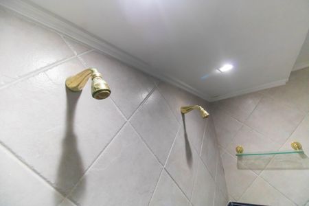 Casa de condomínio à venda com 685m², 4 quartos e 2 vagas Casa de condomínio à venda com 685m², 4 quartos e 2 vagasBanheiro da Suíte 4