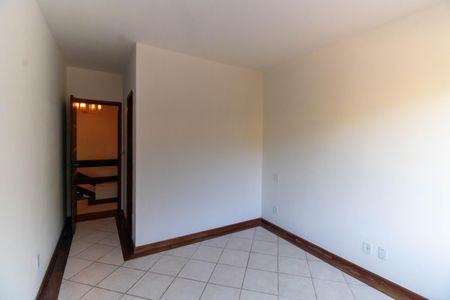 Casa de condomínio à venda com 685m², 4 quartos e 2 vagas Casa de condomínio à venda com 685m², 4 quartos e 2 vagasSuíte 3