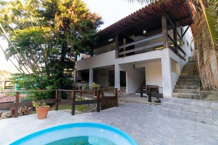 Casa de condomínio à venda com 685m², 4 quartos e 2 vagas Casa de condomínio à venda com 685m², 4 quartos e 2 vagasÁrea externa