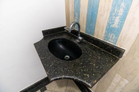 Casa de condomínio à venda com 685m², 4 quartos e 2 vagas Casa de condomínio à venda com 685m², 4 quartos e 2 vagasLavabo da Sala