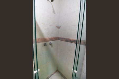 Casa de condomínio à venda com 685m², 4 quartos e 2 vagas Casa de condomínio à venda com 685m², 4 quartos e 2 vagasBanheiro da Suíte 3