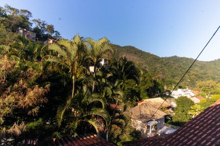 Casa de condomínio à venda com 685m², 4 quartos e 2 vagas Casa de condomínio à venda com 685m², 4 quartos e 2 vagasVista da Suíte 2