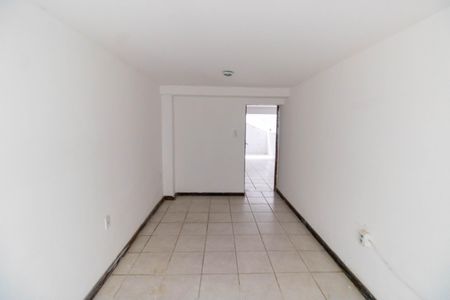 Casa de condomínio à venda com 685m², 4 quartos e 2 vagas Casa de condomínio à venda com 685m², 4 quartos e 2 vagasQuarto de Serviço