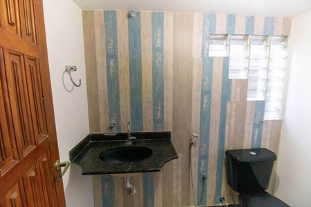 Casa de condomínio à venda com 685m², 4 quartos e 2 vagas Casa de condomínio à venda com 685m², 4 quartos e 2 vagasLavabo da Sala