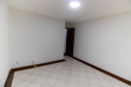 Casa de condomínio à venda com 685m², 4 quartos e 2 vagas Casa de condomínio à venda com 685m², 4 quartos e 2 vagasSuíte 4
