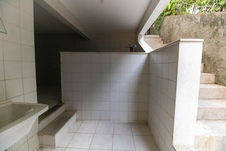 Casa de condomínio à venda com 685m², 4 quartos e 2 vagas Casa de condomínio à venda com 685m², 4 quartos e 2 vagasÁrea de Serviço